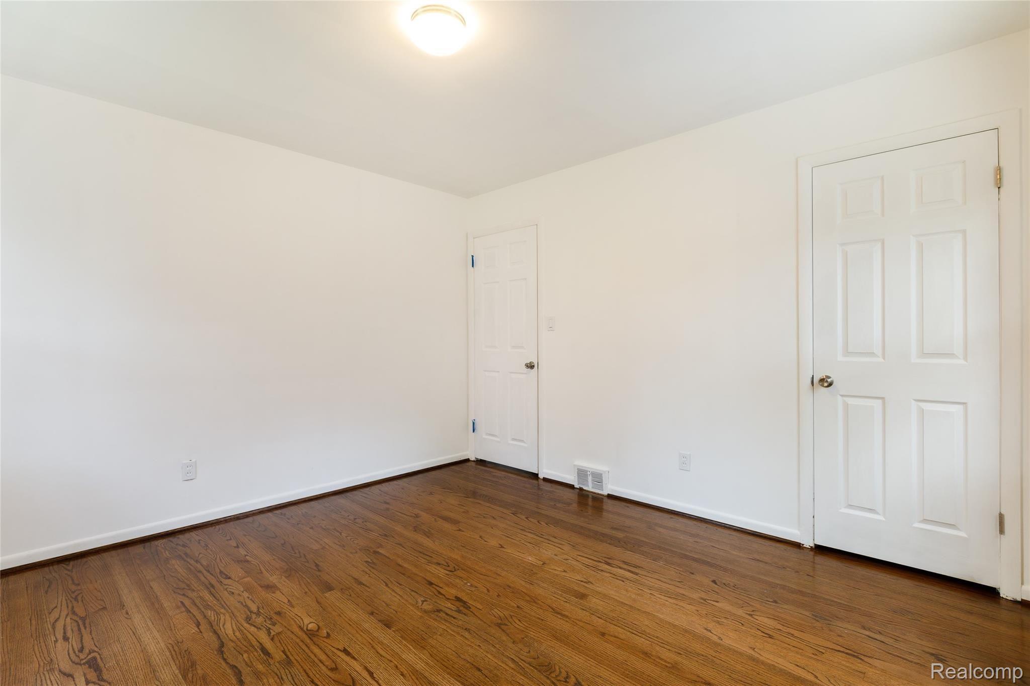 74 Muir Road Grosse Pointe, MI 48236 - Photo 9 of 14 74-Muir-009.jpg