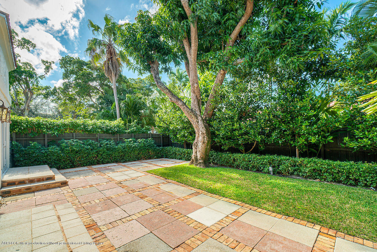 231 Dyer Road West Palm Beach, FL 33405 - Photo 17 of 45 a view of a backyard with a garden
