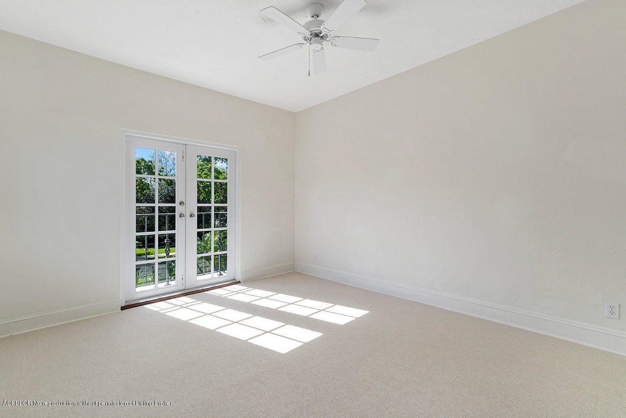 231 Dyer Road West Palm Beach, FL 33405 - Photo 26 of 45 an empty room with a window
