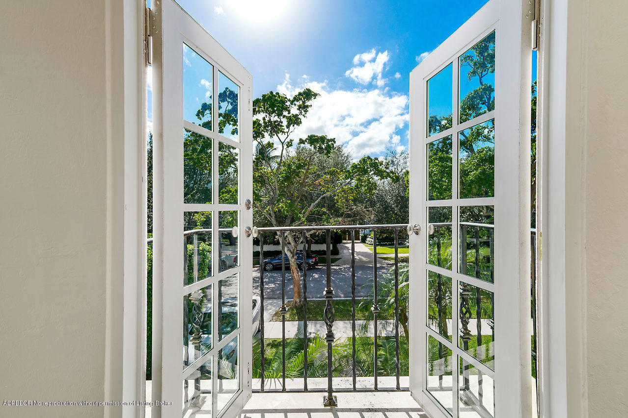 231 Dyer Road West Palm Beach, FL 33405 - Photo 27 of 45 a view of a balcony with lake view