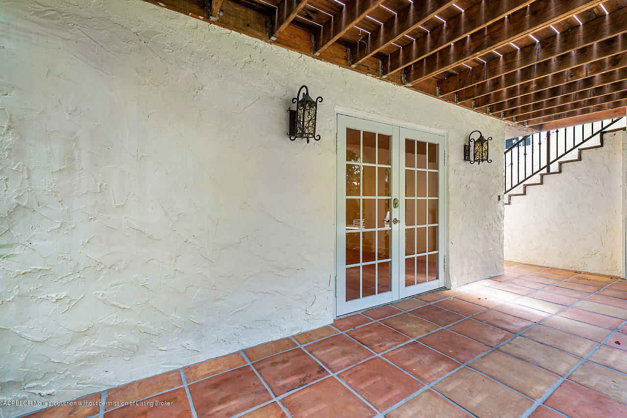 231 Dyer Road West Palm Beach, FL 33405 - Photo 36 of 45 a view of empty room with windows
