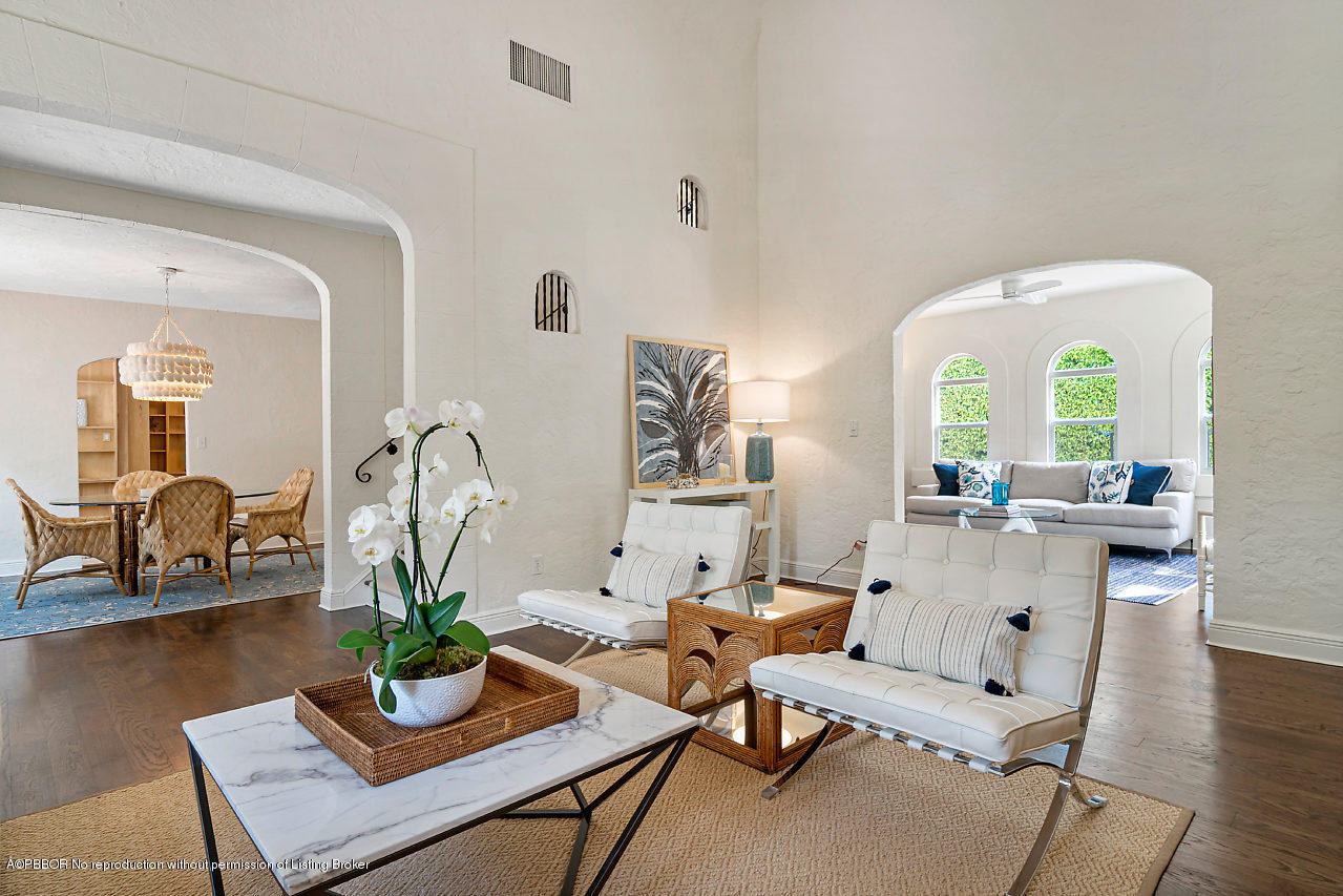 231 Dyer Road West Palm Beach, FL 33405 - Photo 6 of 45 a living room with furniture