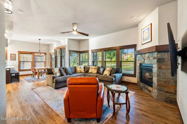 $765,000 | 511 Guthrie Place, Unit 502, Dover, ID 83825