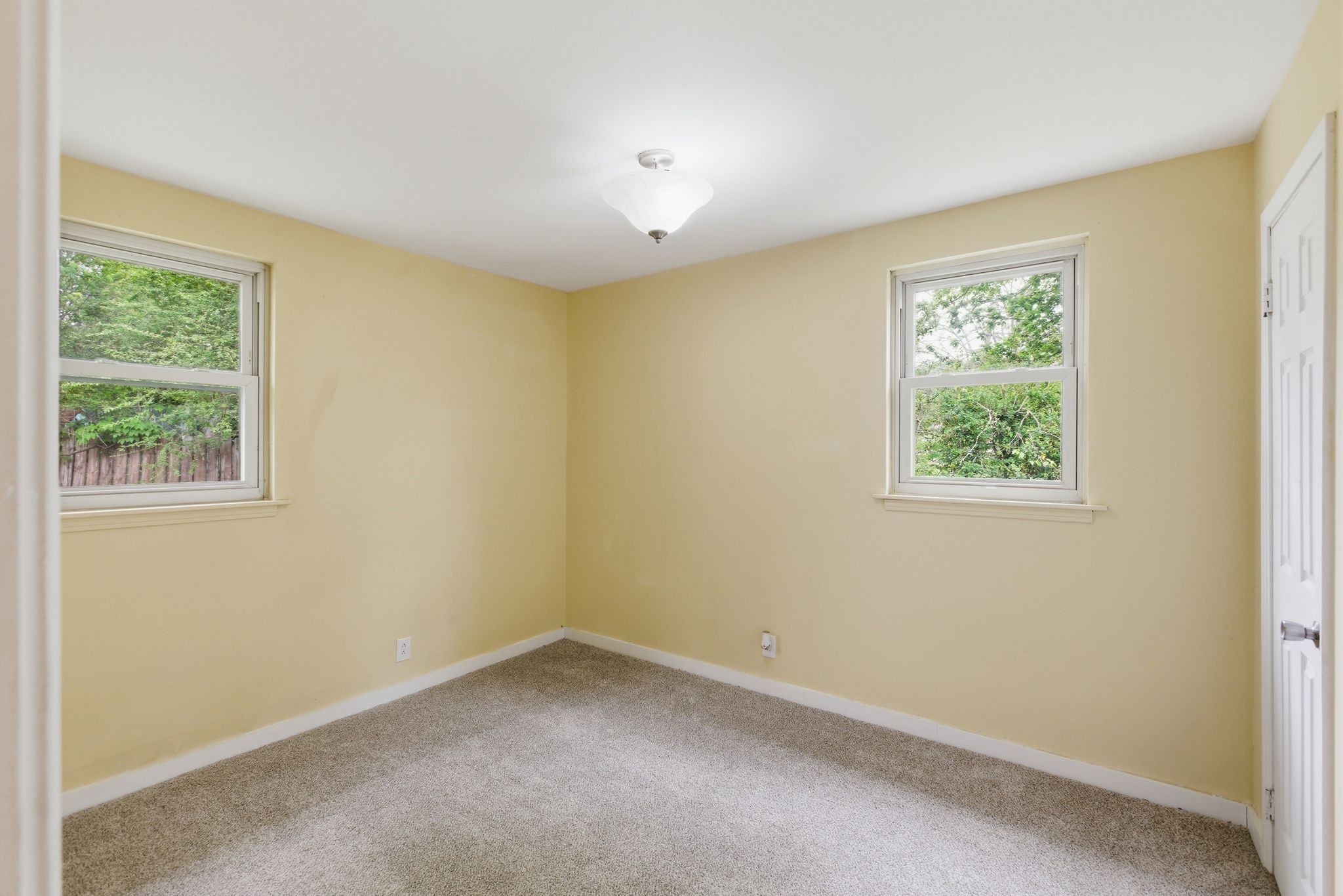 113 Mae Circle Dickson, TN 37055 - Photo 25 of 30 an empty room with a window
