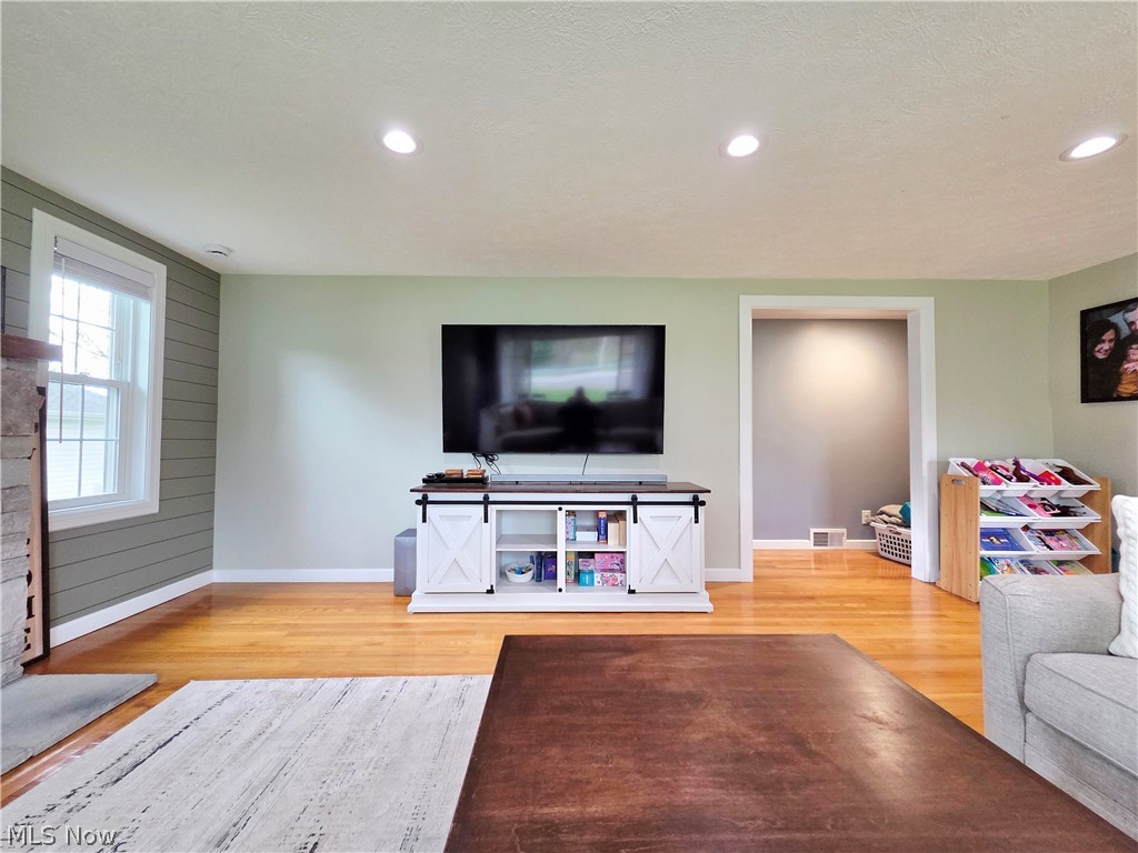5869 Oberlin Road Amherst, OH 44001 - Photo 24 of 49