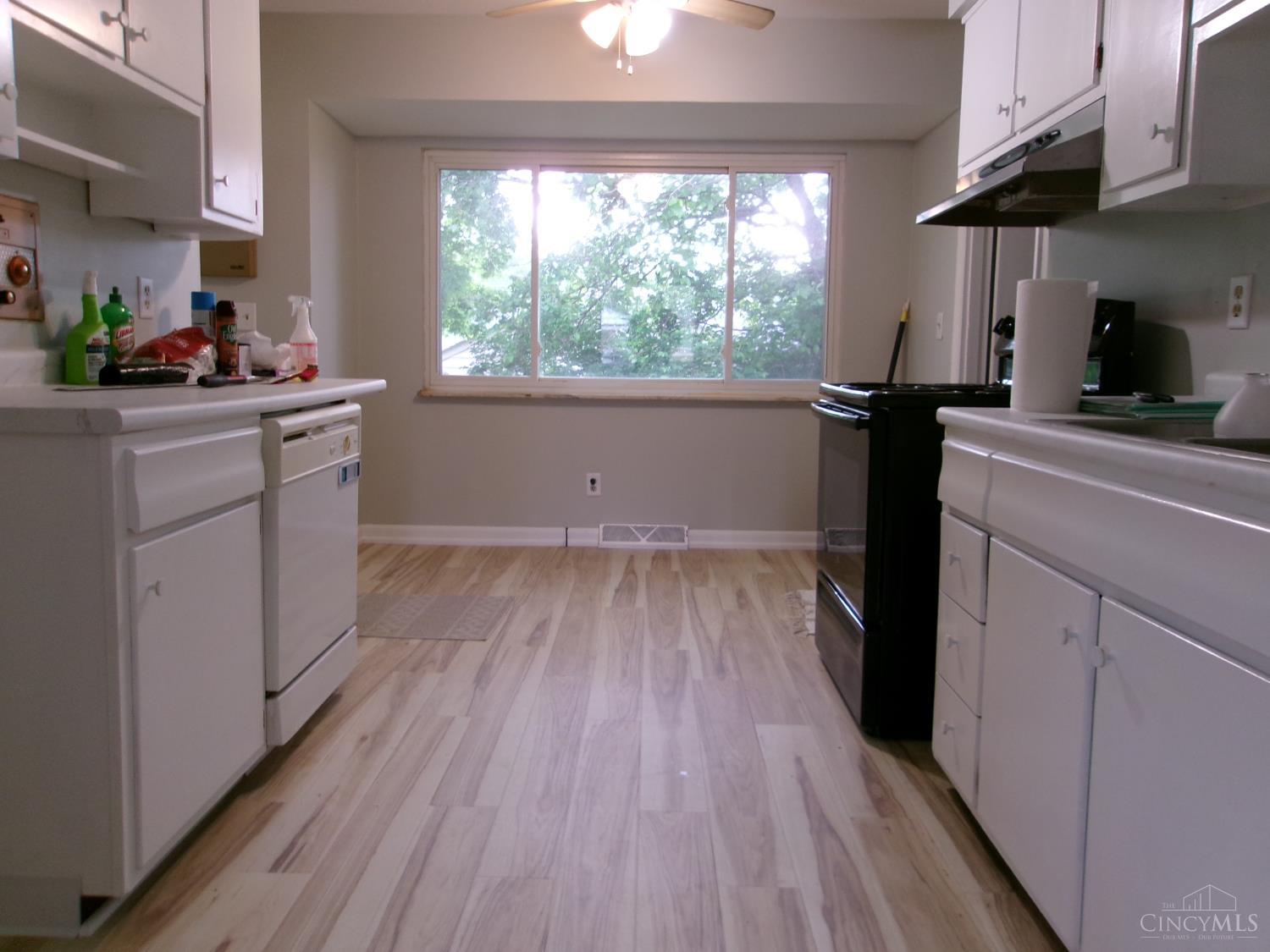 10903 Sharondale Road Sharonville, OH 45241 - Photo 7 of 19
