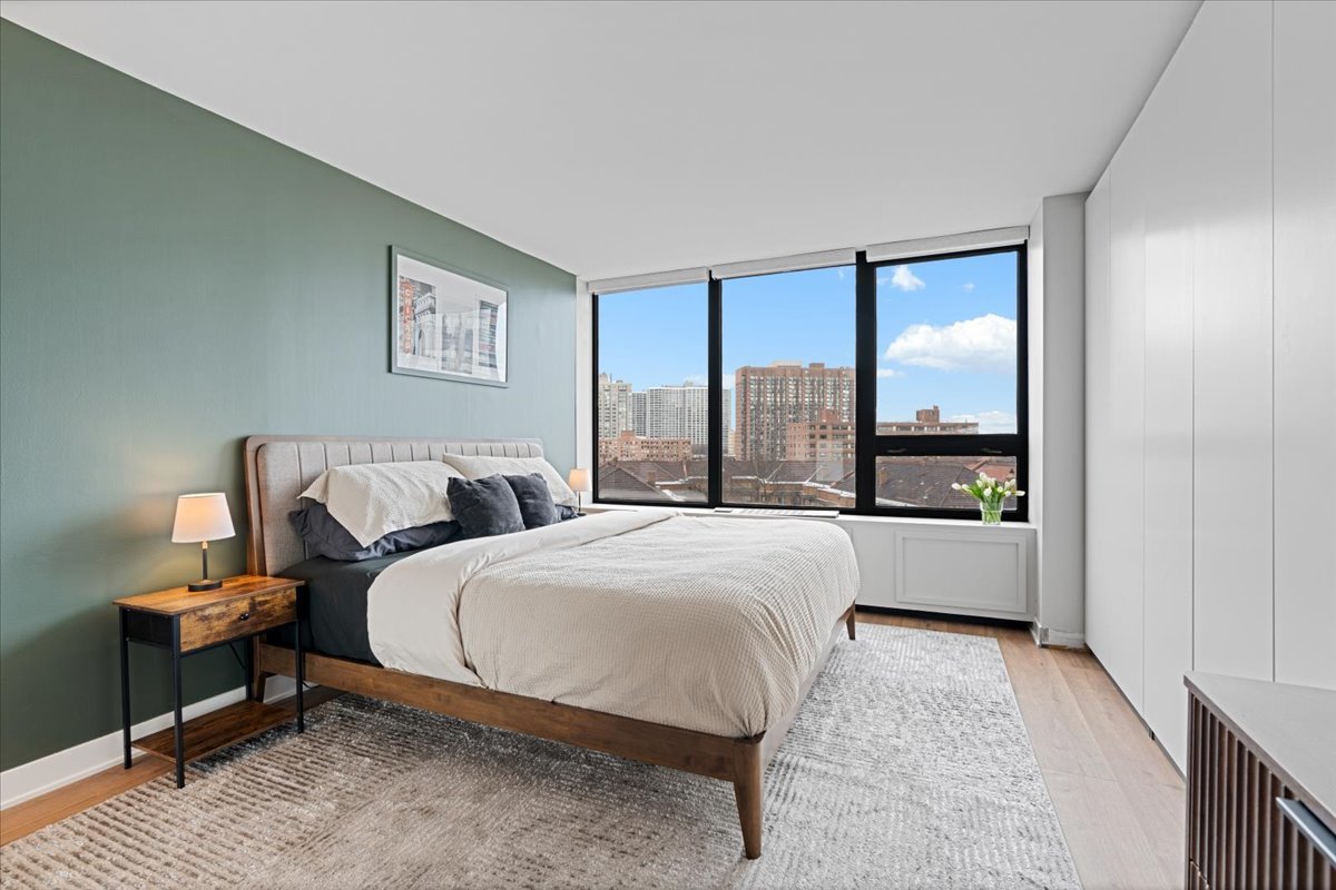 3930 North Pine Grove Avenue, Unit 809 Chicago, IL 60613 - Photo 13 of 35