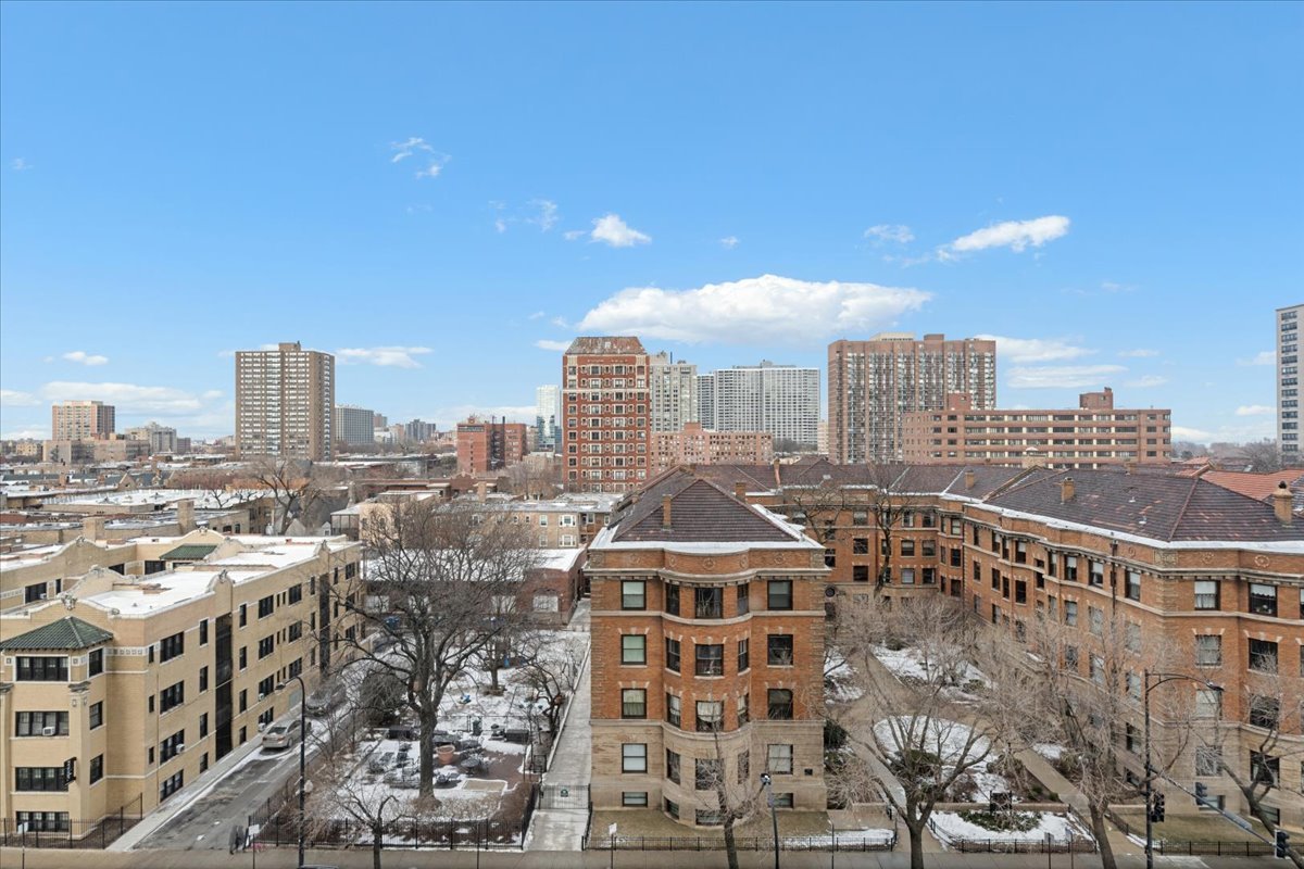 3930 North Pine Grove Avenue, Unit 809 Chicago, IL 60613 - Photo 17 of 35