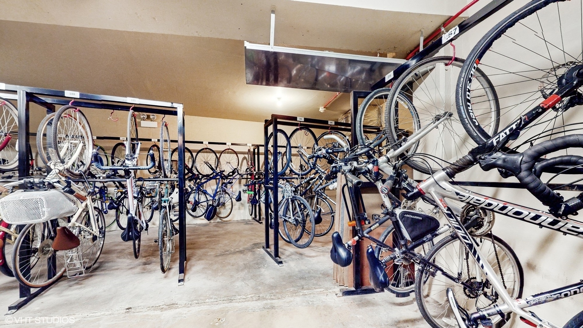 3930 North Pine Grove Avenue, Unit 809 Chicago, IL 60613 - Photo 33 of 35