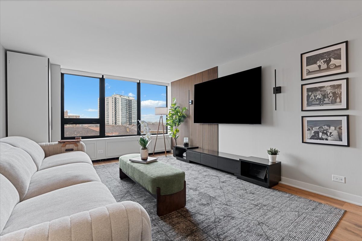 3930 North Pine Grove Avenue, Unit 809 Chicago, IL 60613 - Photo 4 of 35