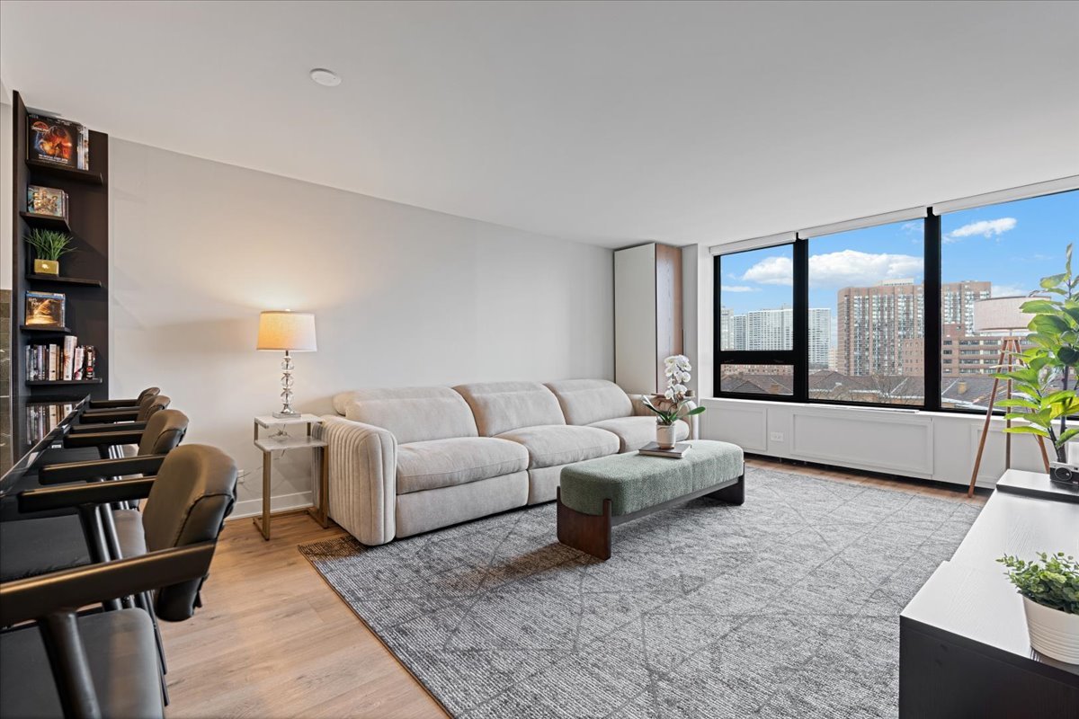 3930 North Pine Grove Avenue, Unit 809 Chicago, IL 60613 - Photo 5 of 35