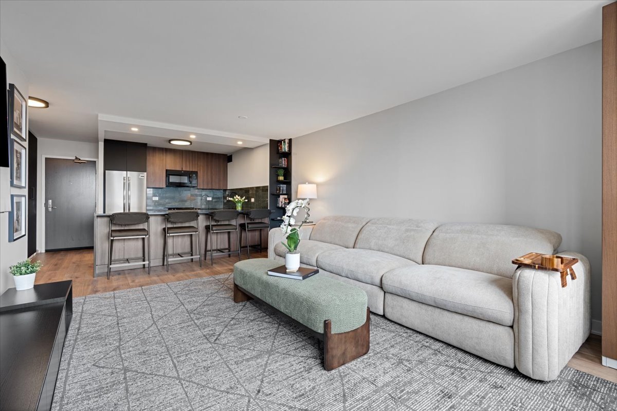 3930 North Pine Grove Avenue, Unit 809 Chicago, IL 60613 - Photo 7 of 35