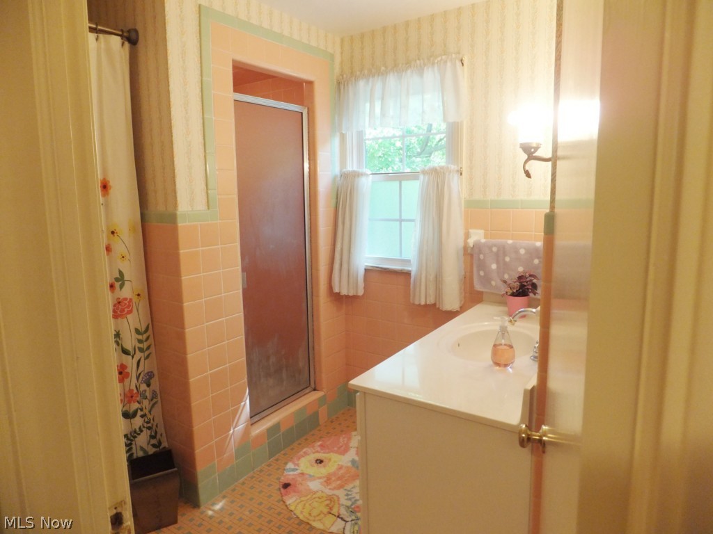 2533 Charney Road Cleveland, OH 44118 - Photo 17 of 22 Gallery Image 17