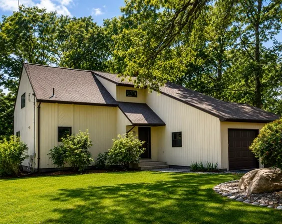 $375,000 | 6 Acacia Court, Coventry, RI 02816