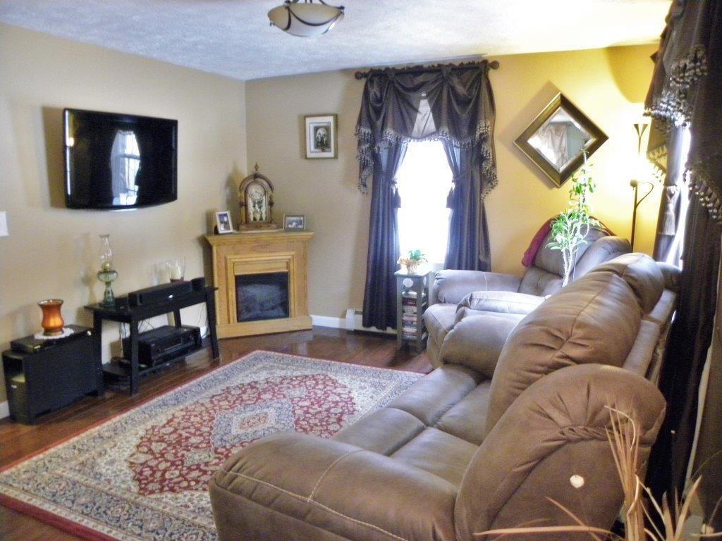 107 Pheasant Run Road Waterboro, ME 04030 - Photo 17 of 26 Enjoy relaxing in the sitting area...