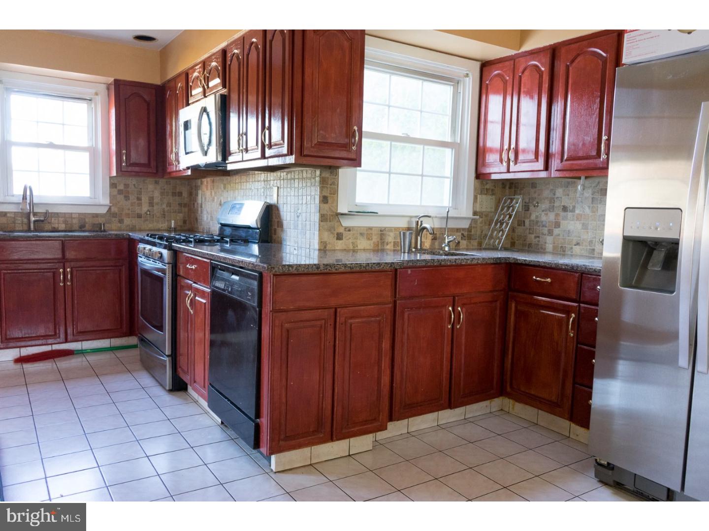 442 East Mill Road Maple Shade, NJ 08052 - Photo 15 of 25