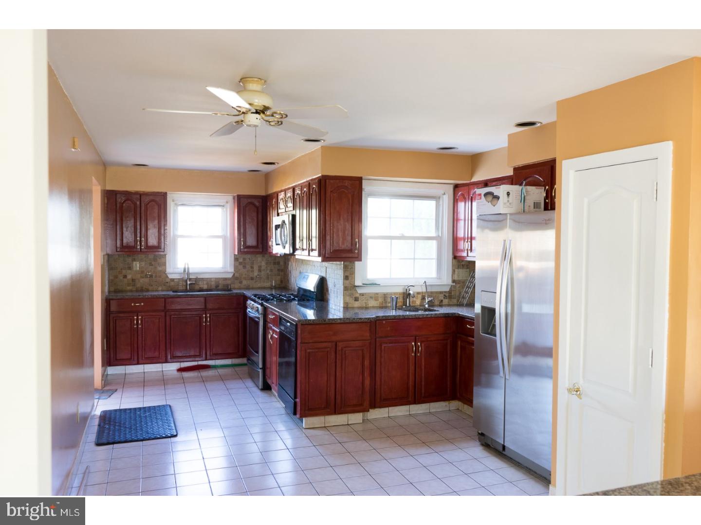 442 East Mill Road Maple Shade, NJ 08052 - Photo 10 of 25