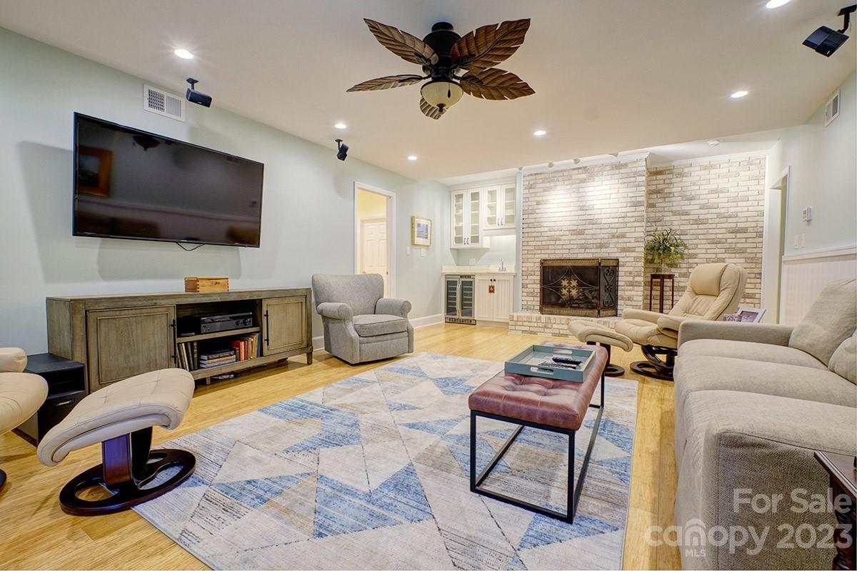 9 Sunrise Point Road Lake Wylie, SC 29710 - Photo 32 of 48 Gallery Image 32