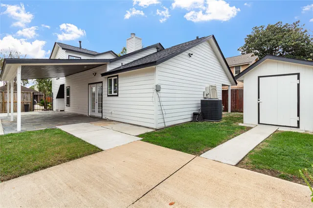 $2,600 | 3718 Storm Creek Drive, Houston, TX 77088