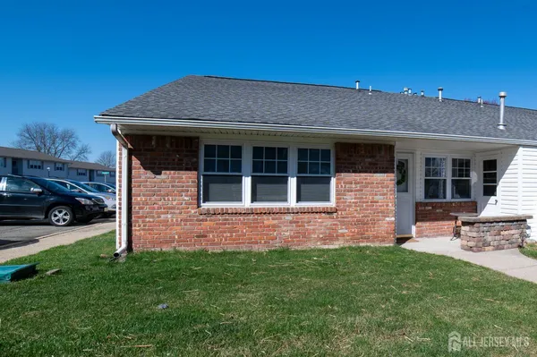 $249,500 | 1 Connecticut Court, Matawan, NJ 07747