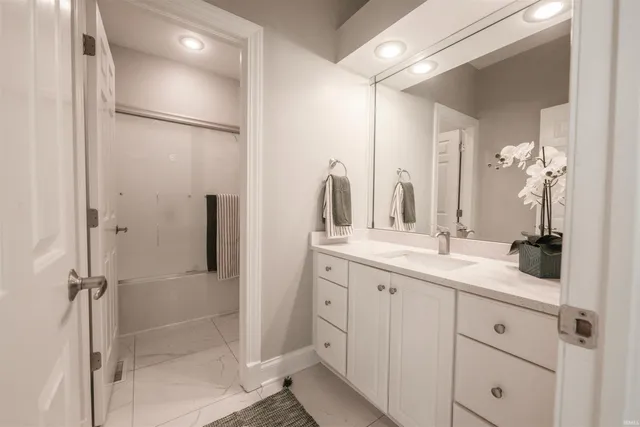 $549,900 | 7233 Stonebridge Road, Newburgh, IN 47630