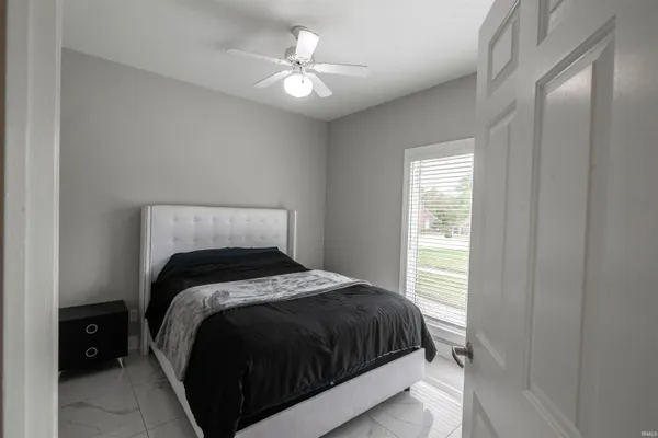 $536,900 | 7233 Stonebridge Road, Newburgh, IN 47630