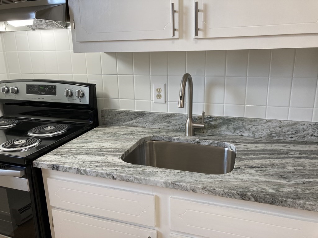 54 Burnap Road, Unit 6 Holliston, MA 01746 - Photo 3 of 13 Gallery Image 3