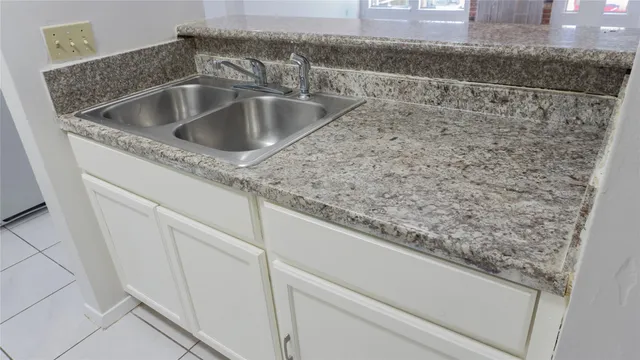 a close view of sink and tap