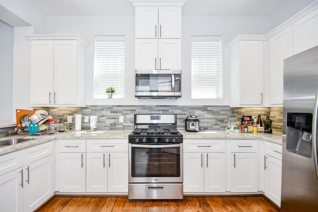 703 Link Road Houston, TX 77009 - Photo 7 of 32