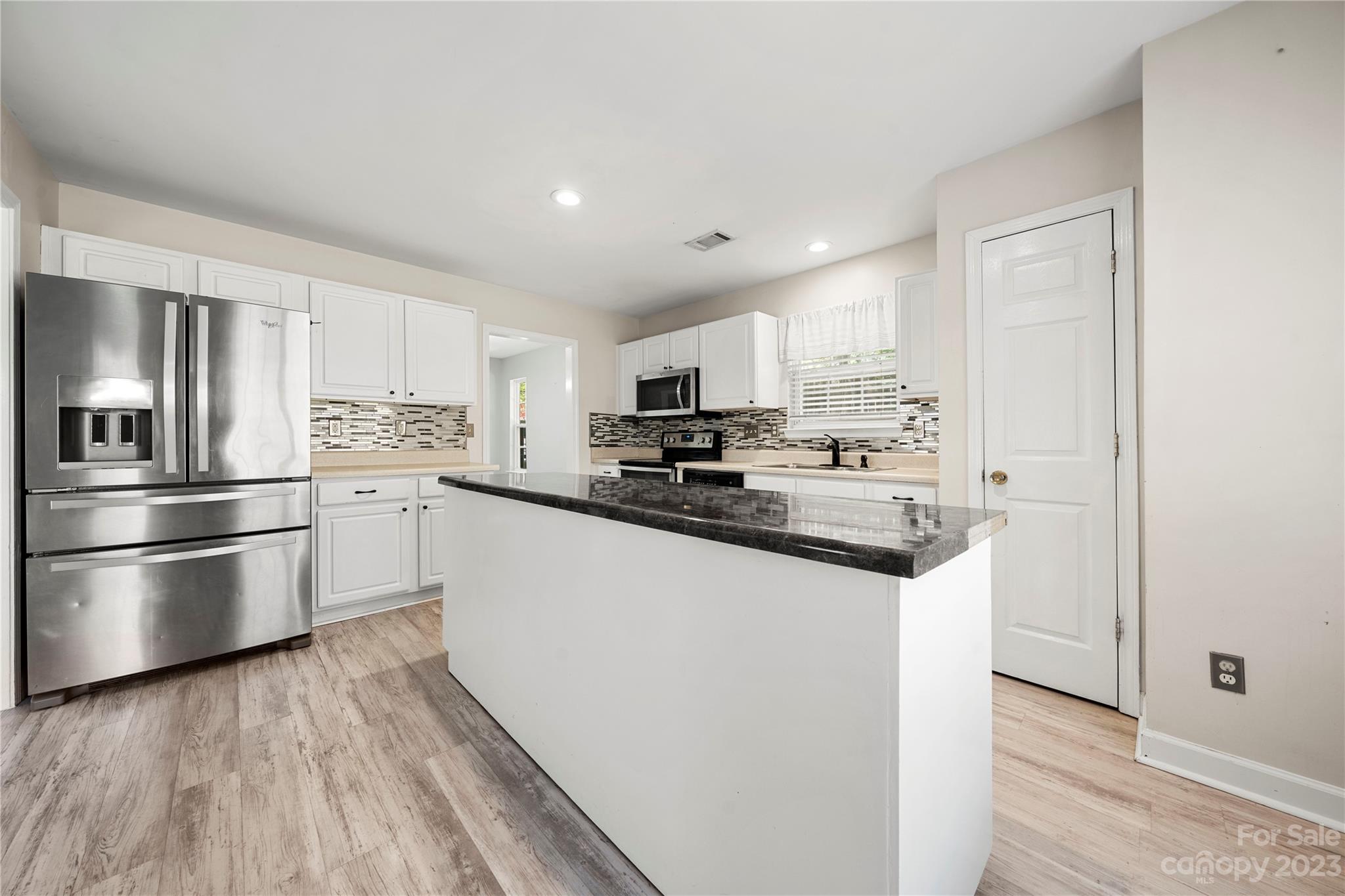 1612 Flagsworth Road Clover, SC 29710 - Photo 8 of 27 Gallery Image 8