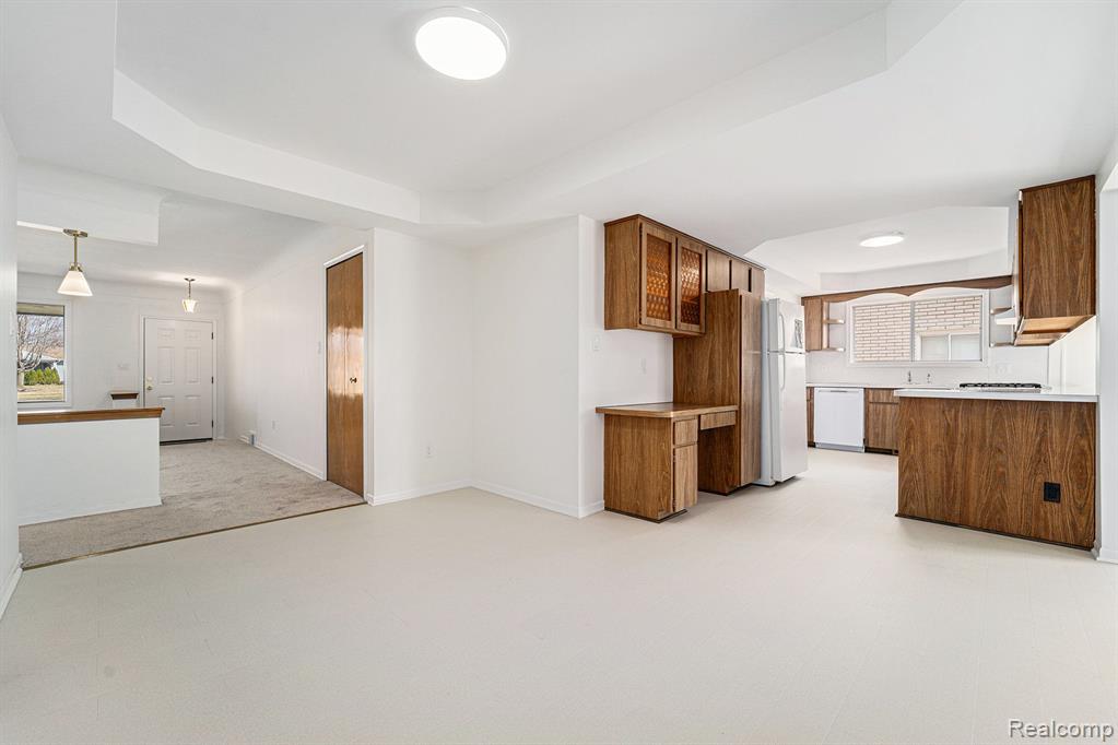 27235 Bunert Road Warren, MI 48088 - Photo 12 of 23