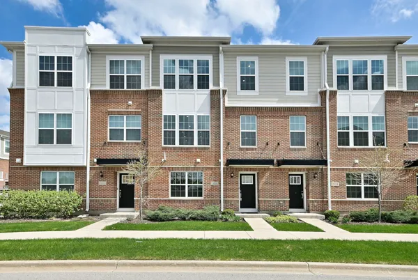 $500,000 | 2922 Reflection Drive, Naperville, IL 60564