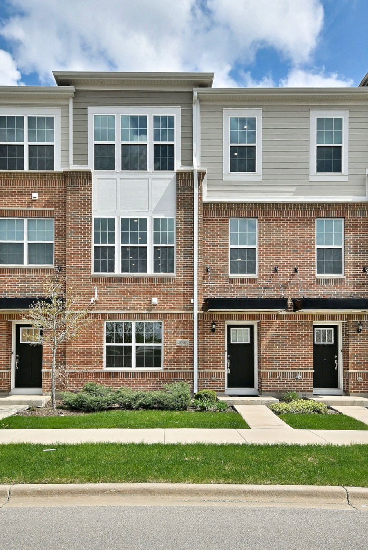 2922 Reflection Drive Naperville, IL 60564 - Photo 3 of 47