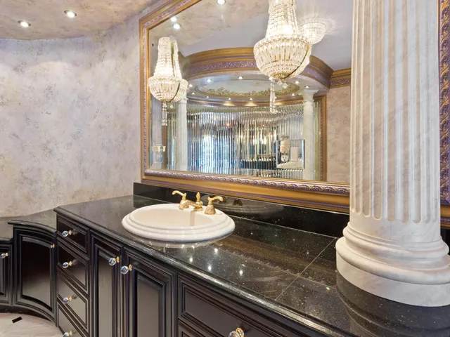 $2,900,000 | 721 West Miracle Strip Parkway, Mary Esther, FL 32569