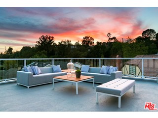 12263 Renfrew Road Los Angeles, CA 90049 - Photo 35 of 42 a terrace view with sitting space