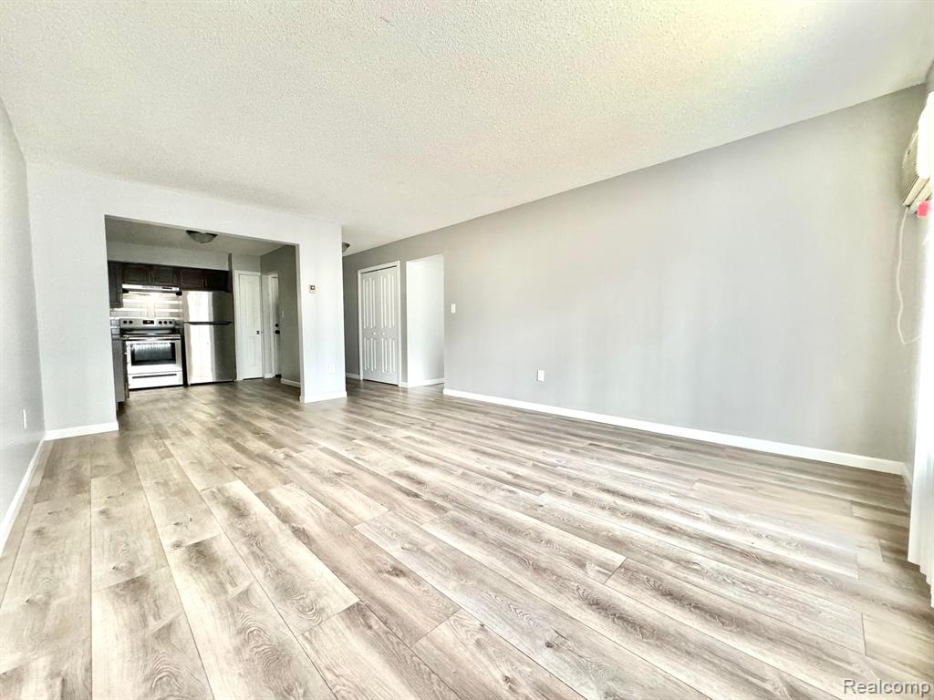 1252 East West Maple Road, Unit 2 Walled Lake, MI 48390 - Photo 9 of 11