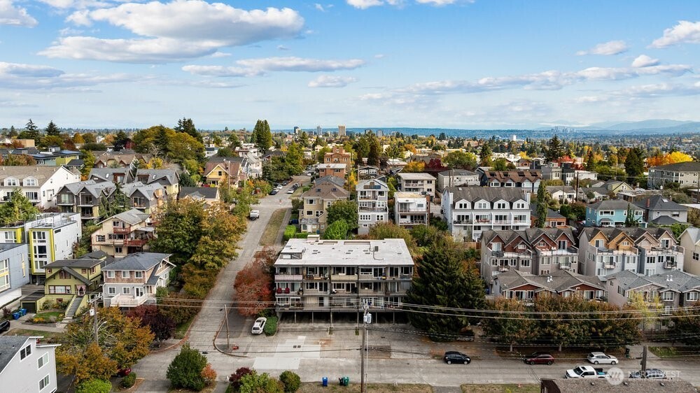 303 North 44th Street, Unit 203 Seattle, WA 98103 - Photo 30 of 40 Gallery Image 30