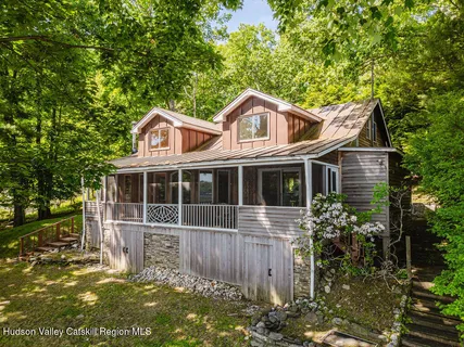 $995,000 | 17 Memory Lane, Hillsdale, NY 12529
