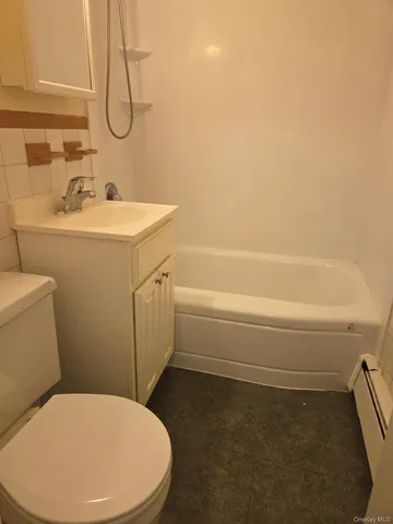 $1,675 | 259 North Newbridge Road, Unit D2, Levittown, NY 11756