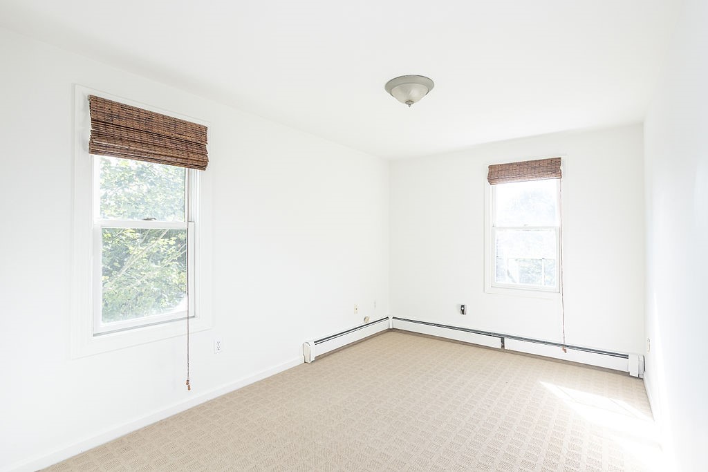 66 Center Avenue Middletown, RI 02842 - Photo 21 of 31