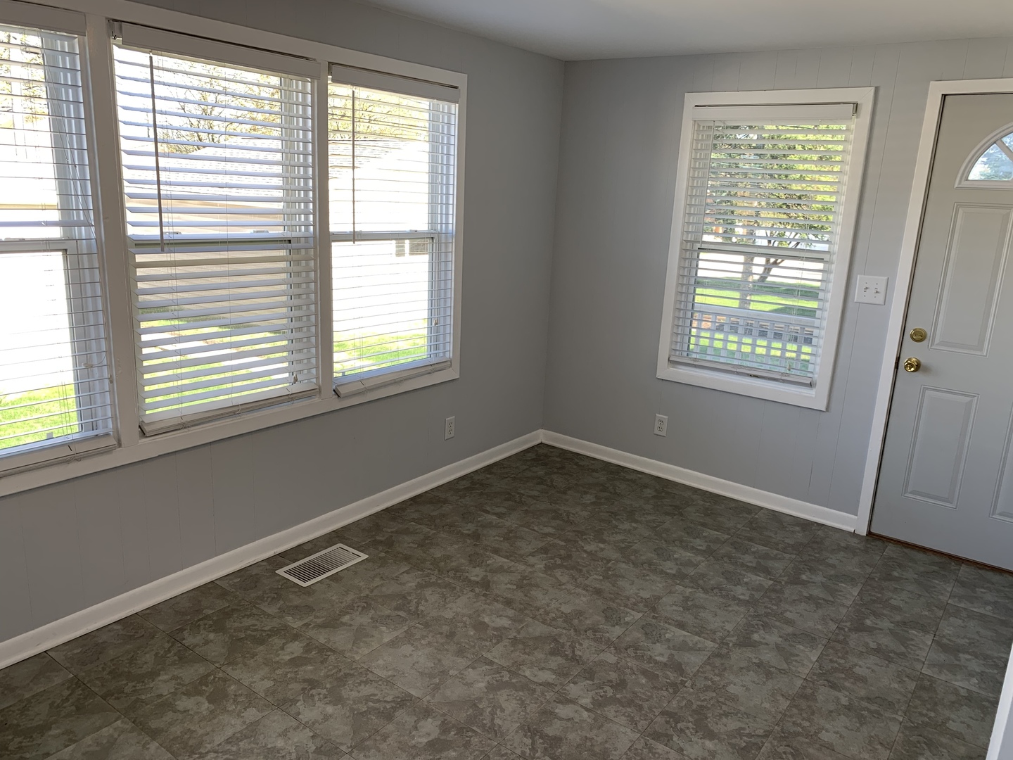 2251 Keystone Avenue North Riverside, IL 60546 - Photo 11 of 27