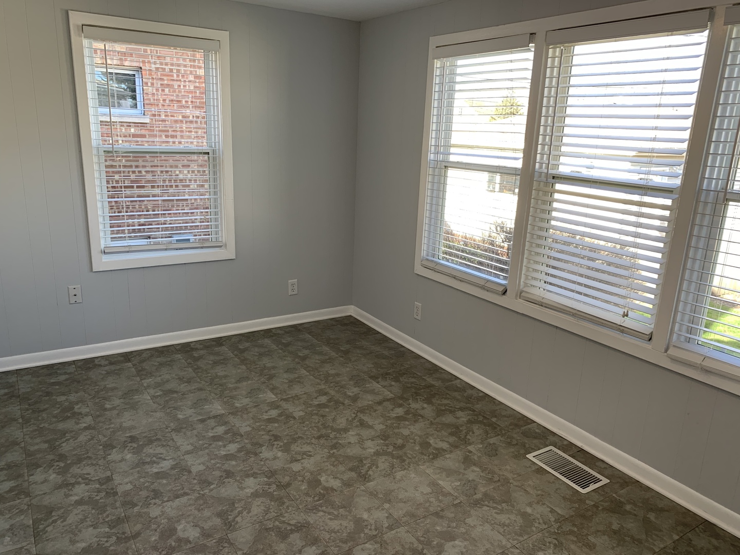 2251 Keystone Avenue North Riverside, IL 60546 - Photo 12 of 27