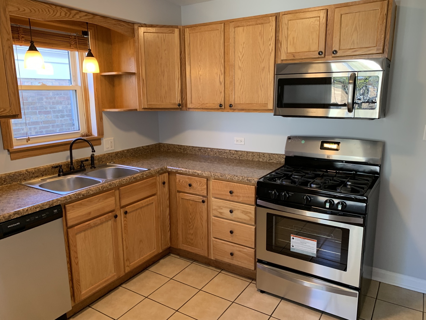 2251 Keystone Avenue North Riverside, IL 60546 - Photo 6 of 27
