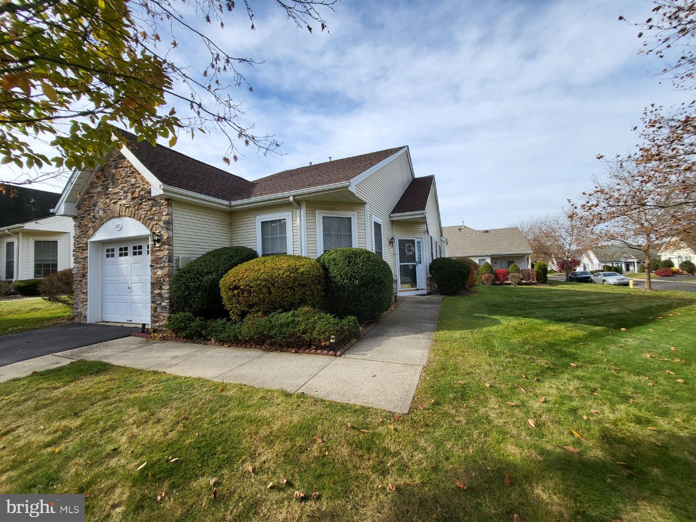 185 Meadowlark Drive Hamilton, NJ 08690 - Photo 4 of 37