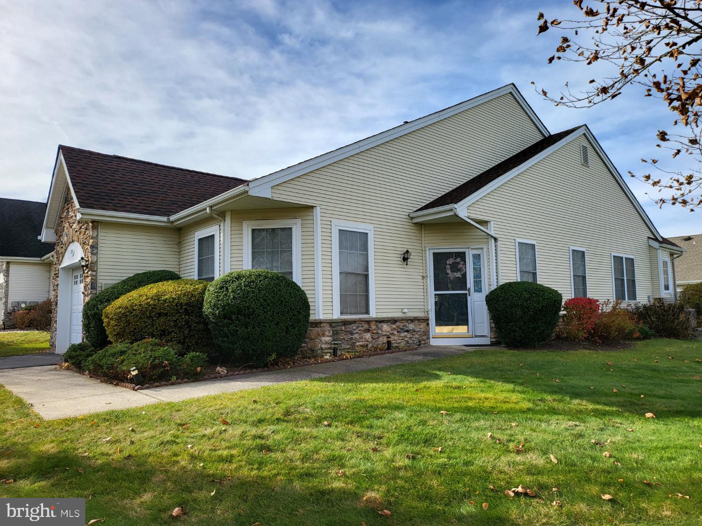 185 Meadowlark Drive Hamilton, NJ 08690 - Photo 6 of 37