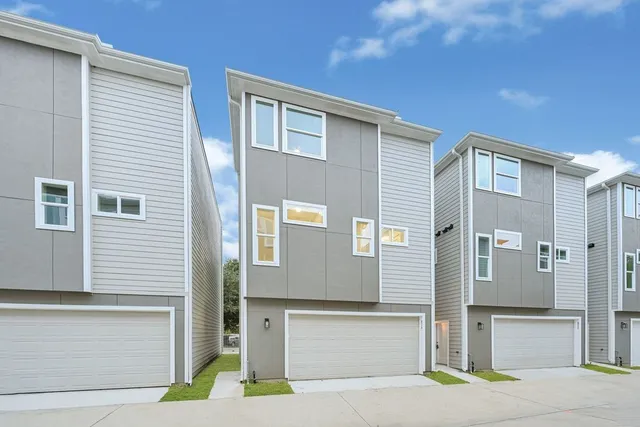 $2,800 | 6719 St Augustine Street, Houston, TX 77021