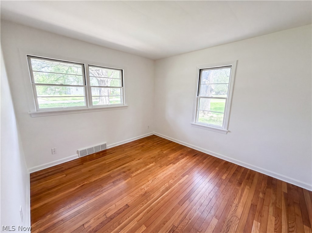 1064 Munroe Falls Kent Road Kent, OH 44240 - Photo 4 of 20