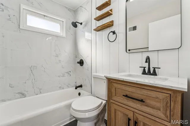 $334,900 | 10008 Meadowfield Lane, St. Louis, MO 63128