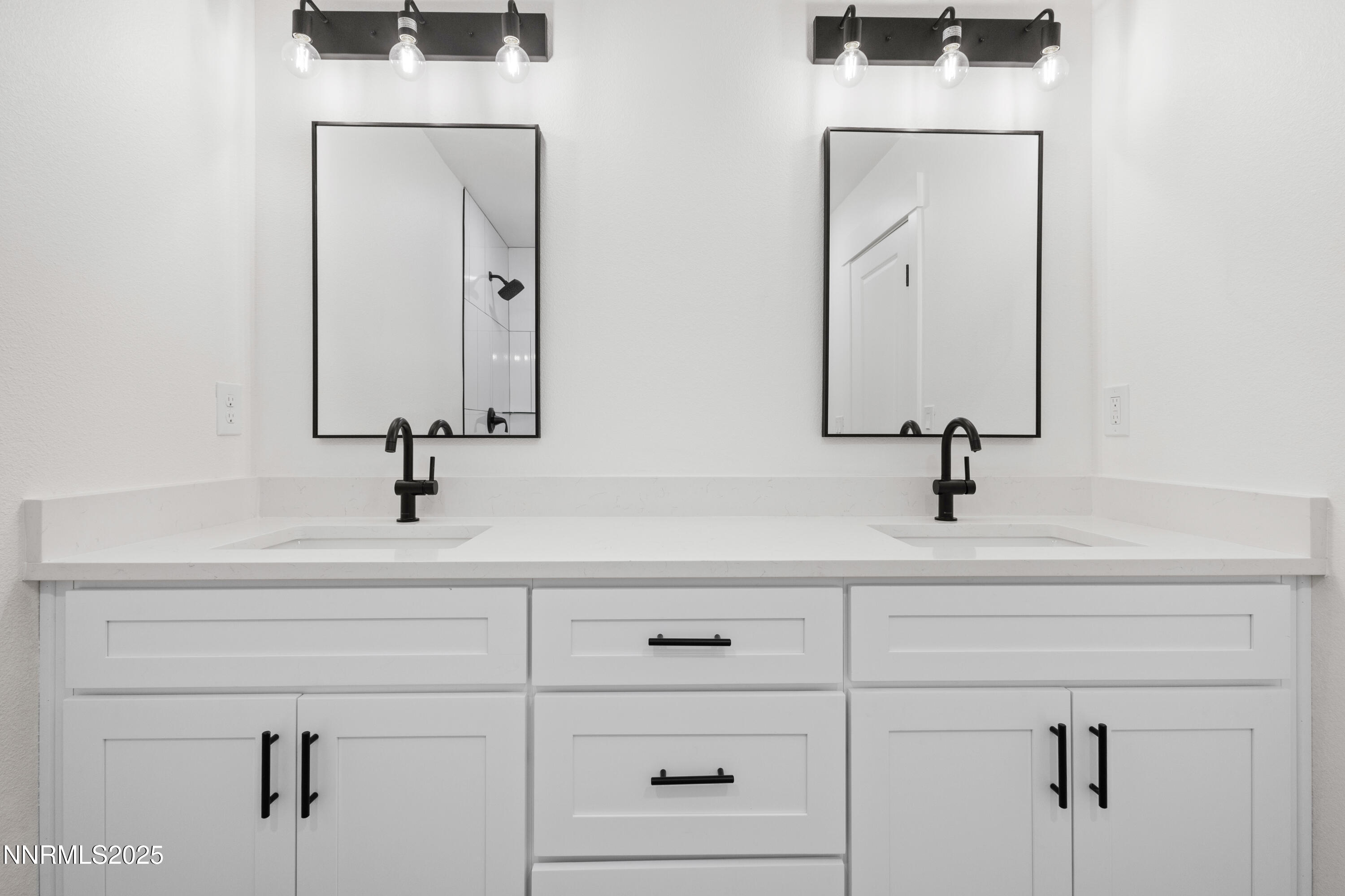 10835 Silver Knolls Boulevard Reno, NV 89508 - Photo 25 of 43 a bathroom with a sink and a mirror
