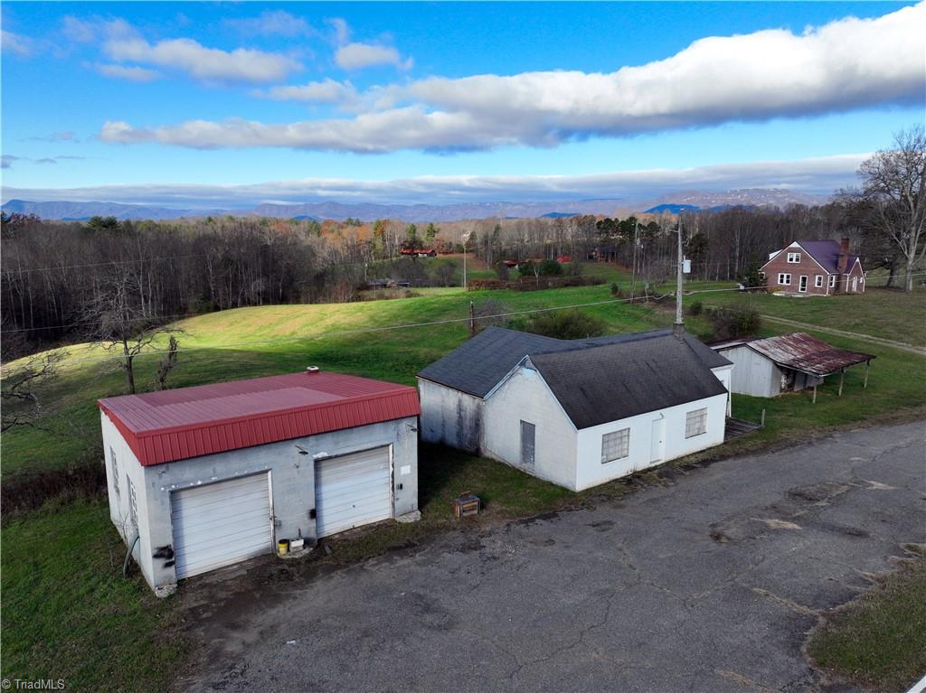 1277 Wards Gap Road Cana, VA 24317 - Photo 4 of 49 Gallery Image 4